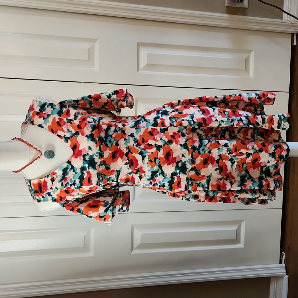Lark & Roe, NWOT,  Women's  floral dress,  Size Small,  Colorful